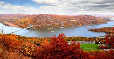 Theres ample tree coverage, which makes for a beautiful sight in the fall. . C l hudson valley